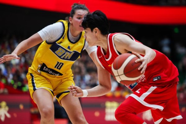 杨舒予22分6断张子宇16+7 中国女篮67分再胜波黑