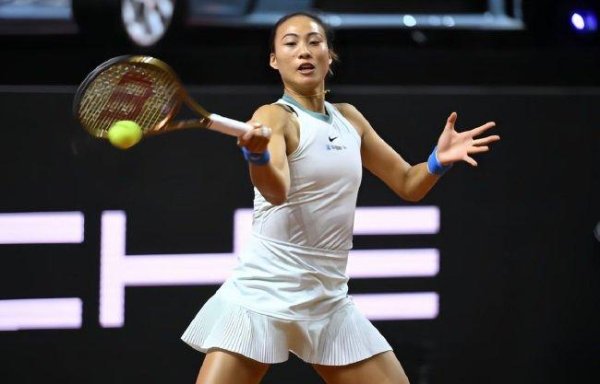 斯图加特站-郑钦文2-0科斯蒂亚 夺红土比赛季首胜