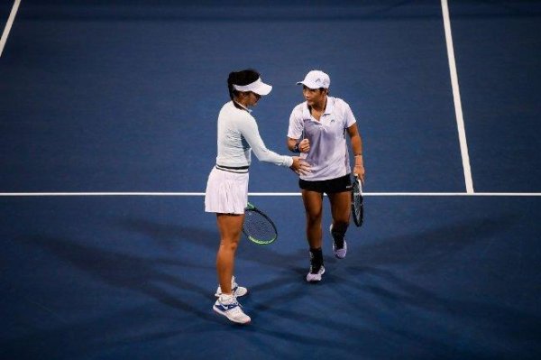 澳大利亚赛-果酱组合过女双首轮关 朱琳组合晋级下一轮  16强
