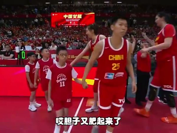 杨毅谈李梦无缘亚洲杯：骂宫指导的人对李梦竞技状态  和宫指导一无所知