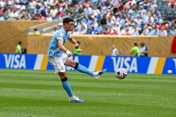 世俱杯-福登传射多库建功刘易斯驱逐   曼城2-0维达德