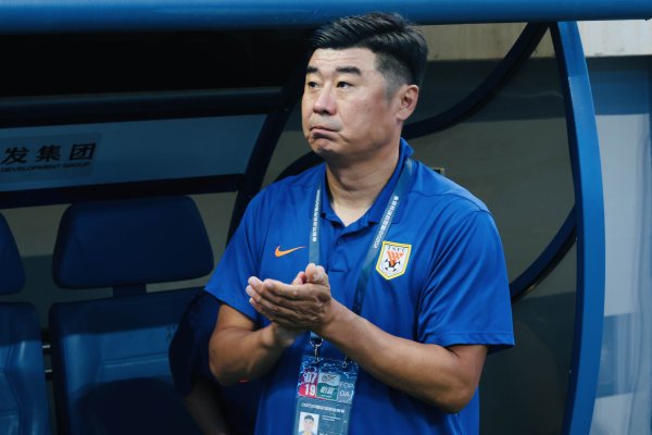 代理主帅韩鹏首秀, 泰山队完败大连英博, 卡扎尔或完成最后一舞