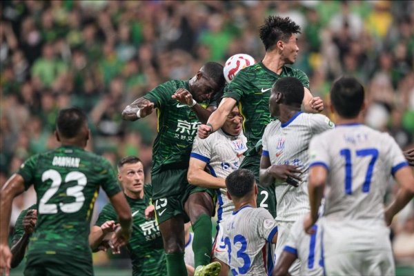 终于登顶3-1, 北京队2025首败, 上海队迸发  3球, 重返中超第1名