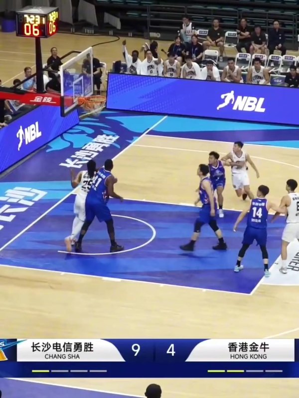 挺身而出！香港金牛厄特尔各种破联合防守 贡献15分3板5助2断！