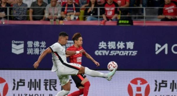 中超变天, 成都蓉城暴揍蝉联第一名    第一名  登上榜首, 保级军团乱成一锅粥