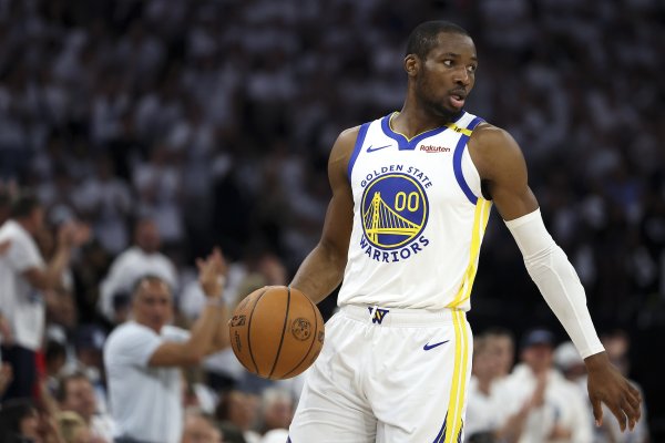 媒体人：库明加牵一发而动全身 勇士极有可能组成历史最老杆位