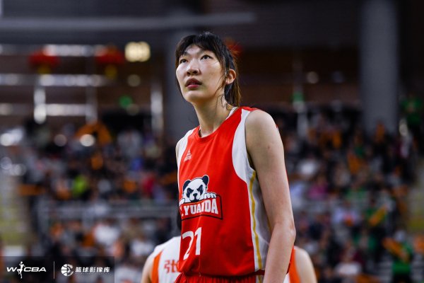 女篮冠军赛  第二阶段第四日综述：四川五人积分  上双 赢下开门红