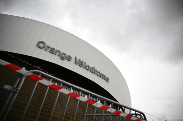 马赛要求国家德比必须和金球奖同一晚举行, 否则就起诉法甲