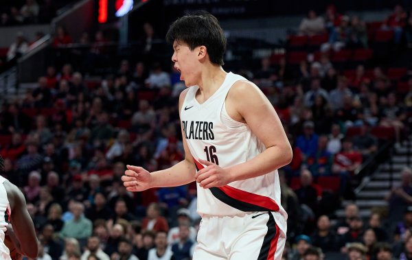 媒体人：罚球线接盘带  咱不能说一定怎样 但会是发挥杨瀚森特点机会